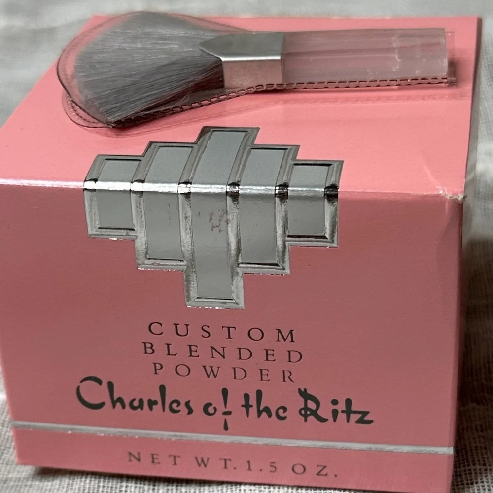 Charles of the Ritz Custom Blended Powder Face Powder with Blending Brush NWT